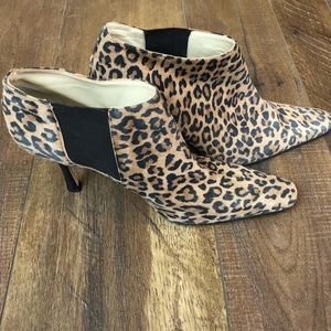 Isaac mizrahi cheetah print stretch booties